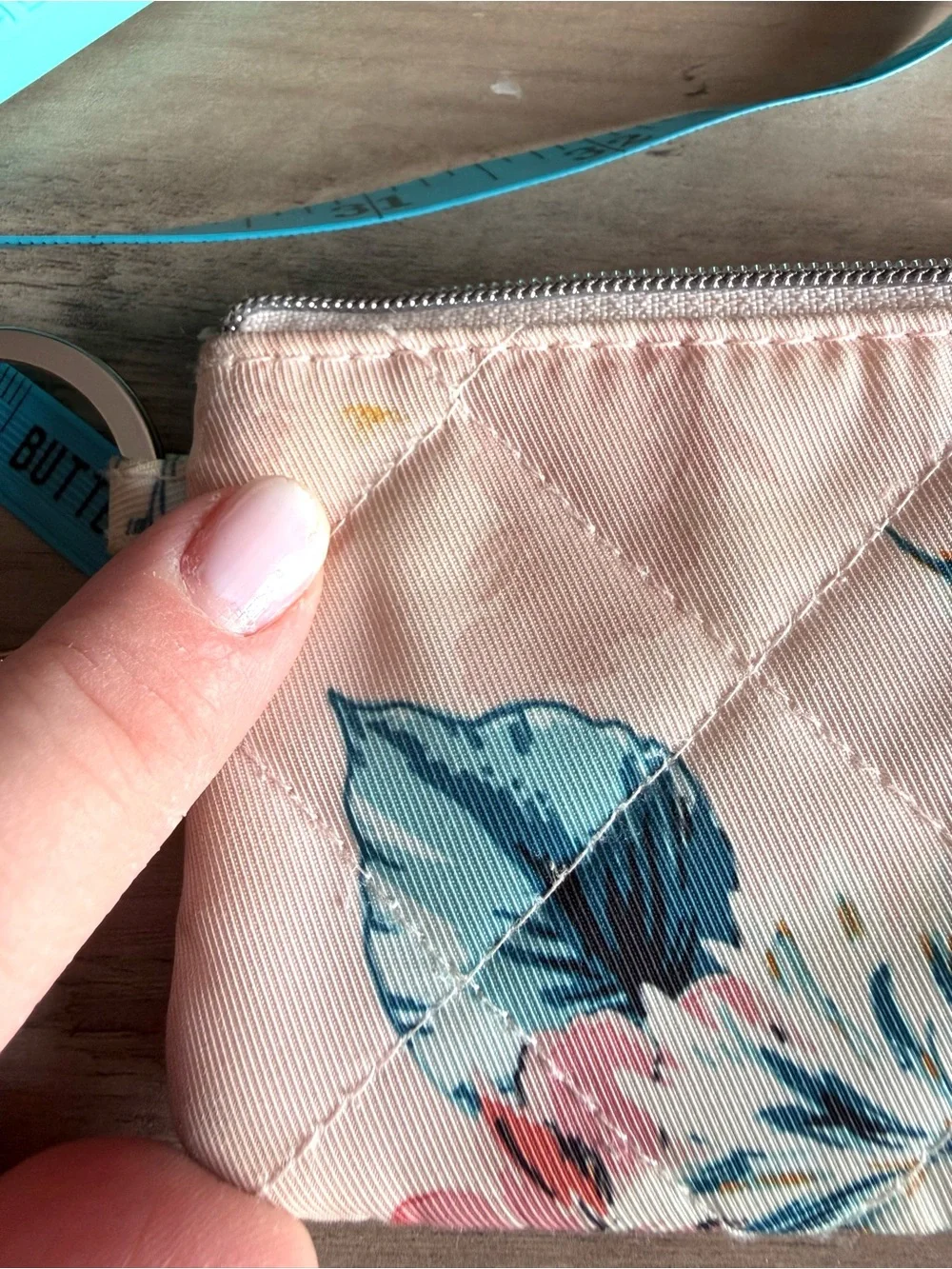Vera Bradley Performance Twill Zip ID - Picture 13 of 13
